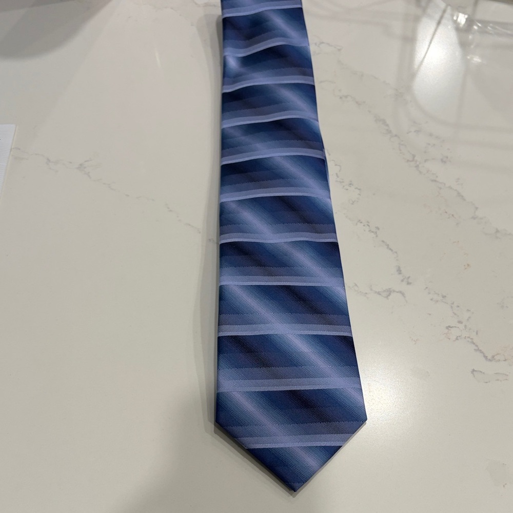 Van Heusen SILK variegated Blue Striped men’s Tie